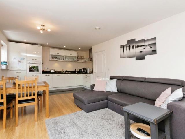 Flat for sale in Farnborough, Hampshire