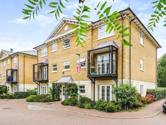 Flat for sale in Cowley Marsh, The Slade