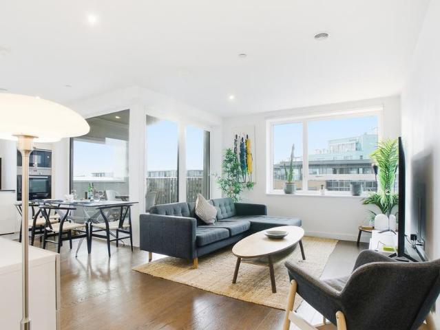 Flat for sale in Elephant and Castle, Greater London