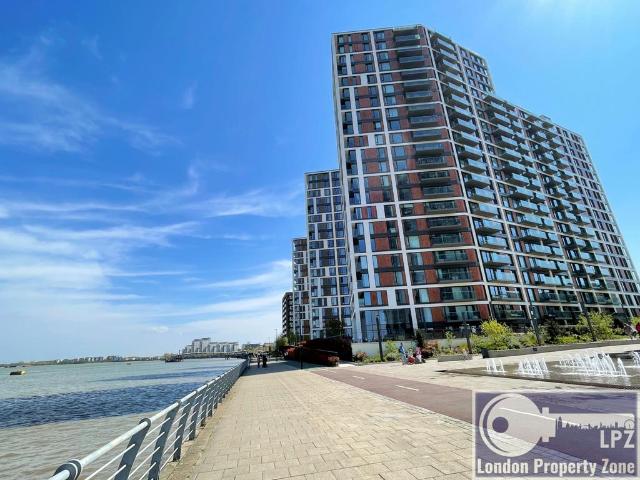 Flat for sale in Greater London