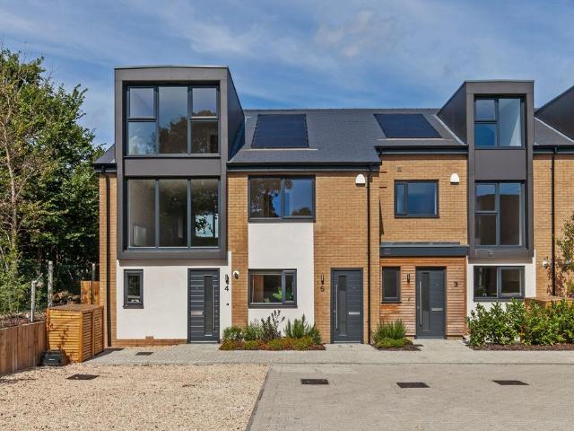 Flat for sale in Weeke, Harestock