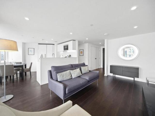 Flat for sale in Finsbury, Greater London