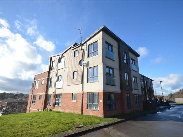 Flat for sale in Churwell, West Yorkshire