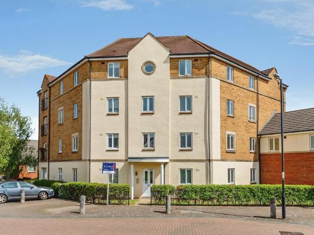 Flat for sale in Horfield, Feckenham