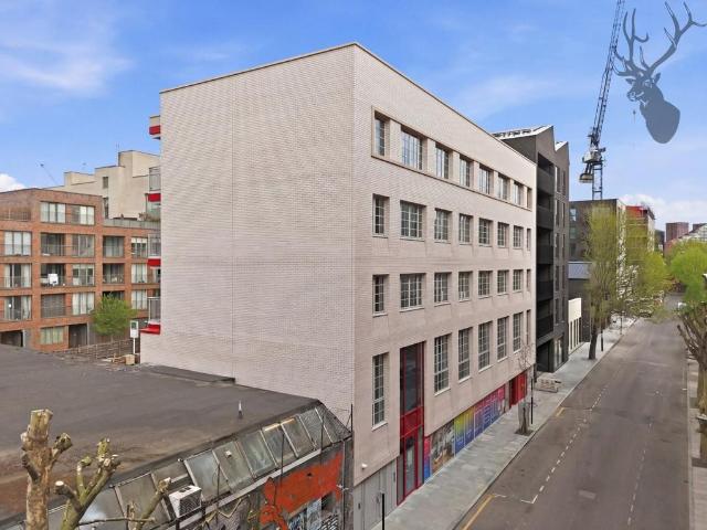 Flat for sale in Old Ford, Bow