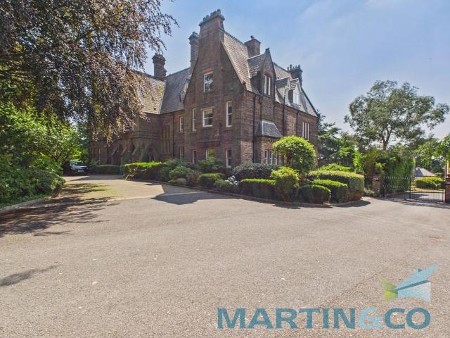 Flat for sale in Allerton, Calderstones