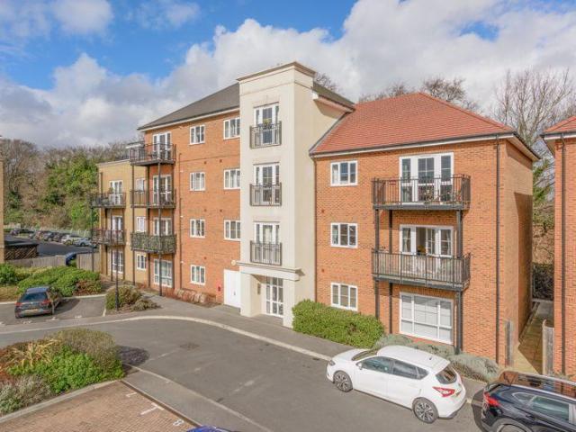 Flat for sale in Blackhills, Surrey