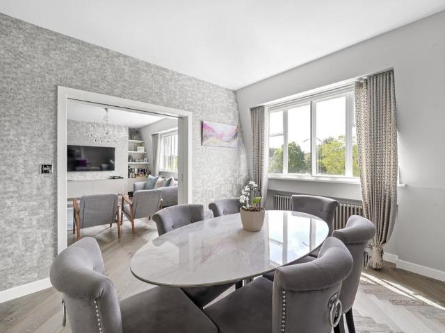 Flat for sale in Hampstead Garden Suburb, Greater London