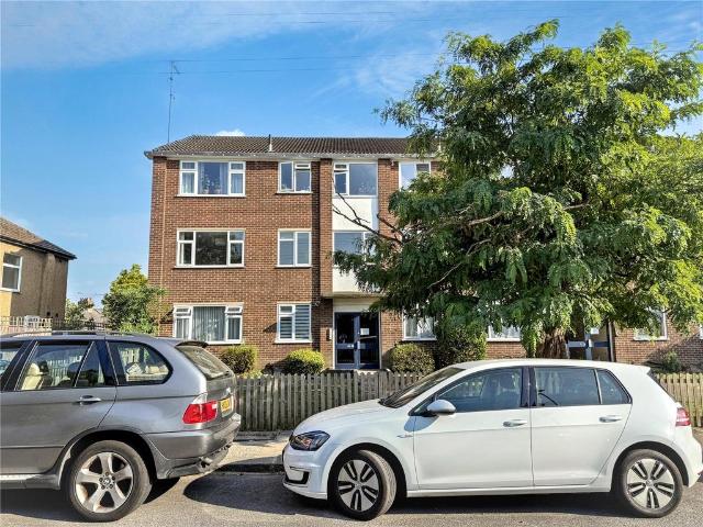 Flat for sale in New Barnet, Greater London