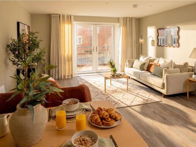 Flat for sale in Heol-las, Surrey