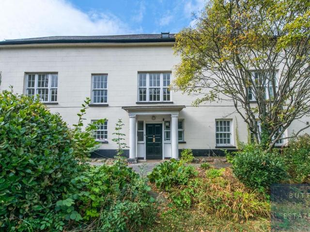 Flat for sale in Watergate, Devon