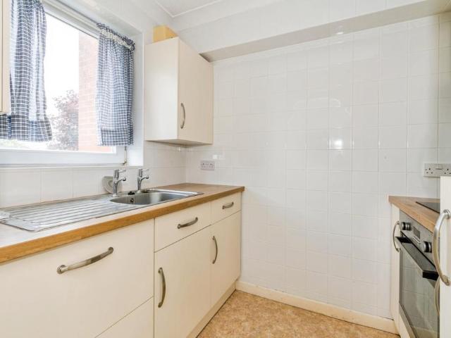 Flat for sale in Bitterne Park, City Of Southampton