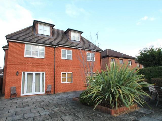 Flat for sale in Sindlesham, Winnersh
