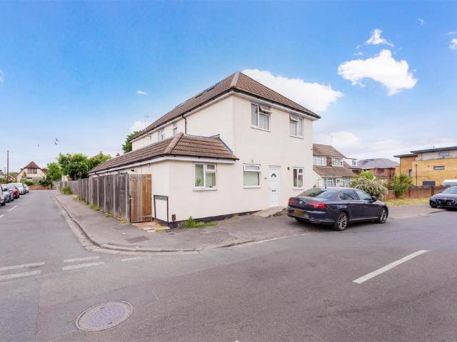 Flat for sale in Maidenhead