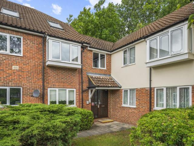 Flat for sale in Epping, Essex
