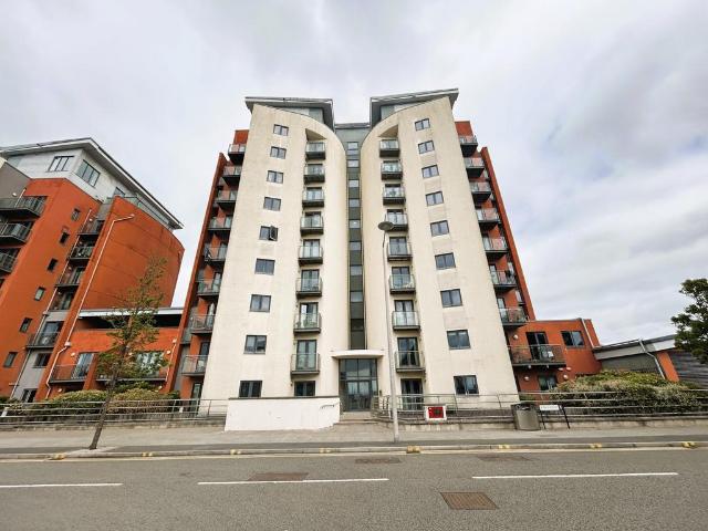 Flat for sale in SA1 Swansea Waterfront, Nangreaves