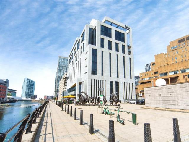 Flat for sale in Pride Quarter, Liverpool