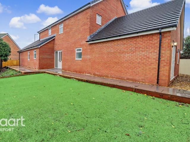Flat for sale in Malpas Park, Malpas