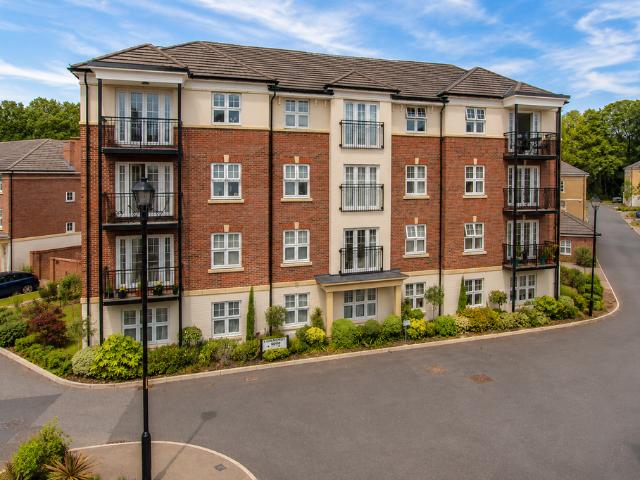 Flat for sale in North Watford