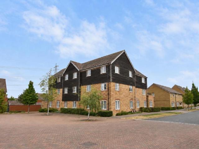 Flat for sale in Leighton-Linslade, Leighton Buzzard