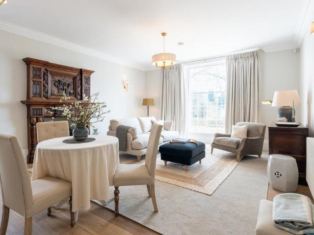 Flat for sale in Alderminster, Warwickshire