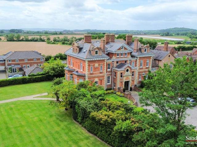 Flat for sale in Alderminster, Warwickshire