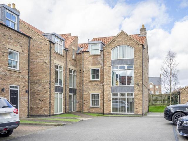 Flat for sale in High Field, York