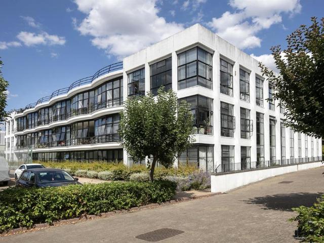 Flat for sale in Cossall Estate, Greater London