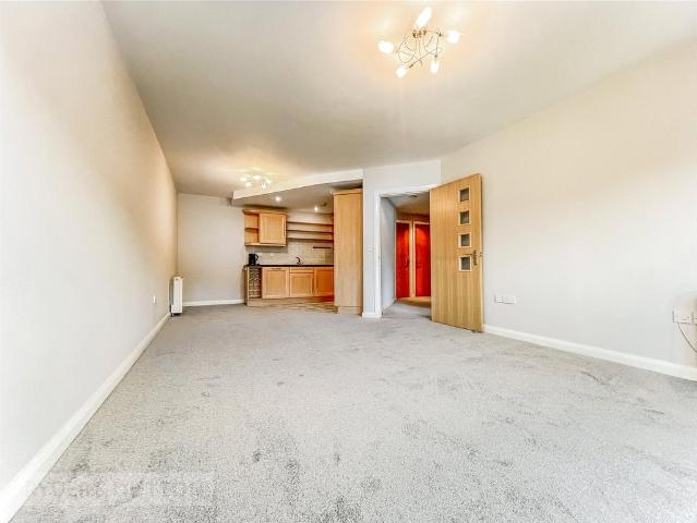 Flat for sale in Saddleworth, Pendock