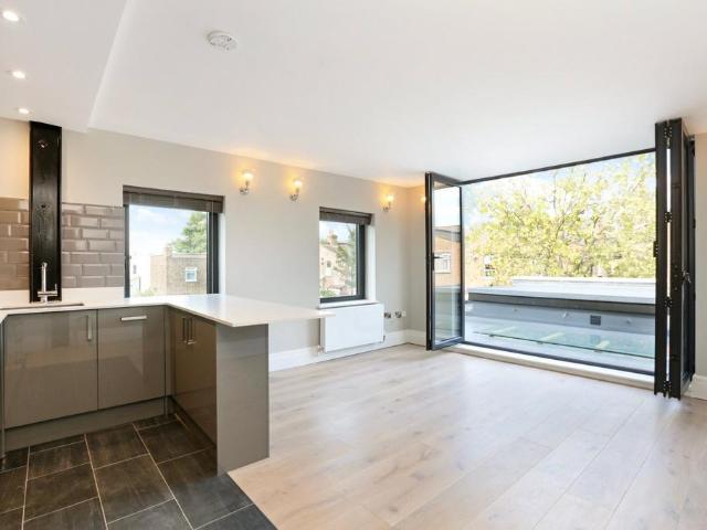 Flat for sale in Dollis Hill, Greater London