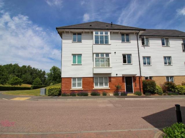 Flat for sale in Bourne Vale, Kent