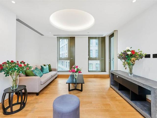 Flat for sale in Westminster, Greater London
