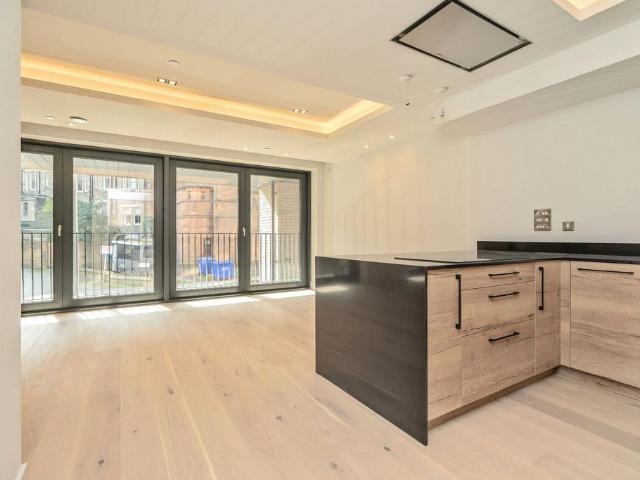 Flat for sale in Haymarket, Scotland