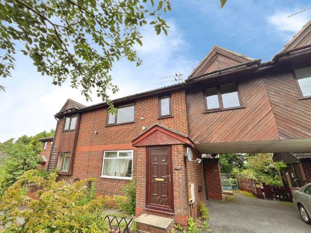 Flat for sale in Moses Gate, Lee Bank