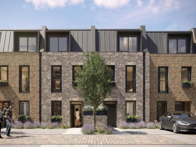 Flat for sale in Strawberry Hill, Greater London