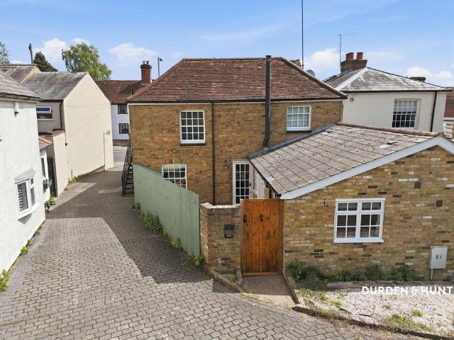 Flat for sale in Ongar, Epping