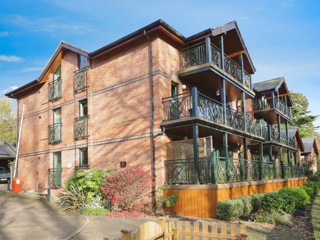 Flat for sale in Milverton, Green Close