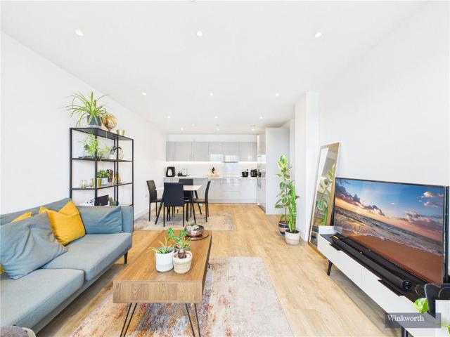 Flat for sale in Wealdstone, Greater London