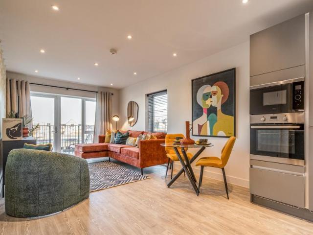 Flat for sale in Romsey, Cambridge