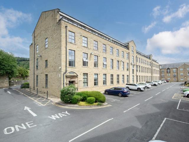 Flat for sale in Priestthorpe, Crossflatts