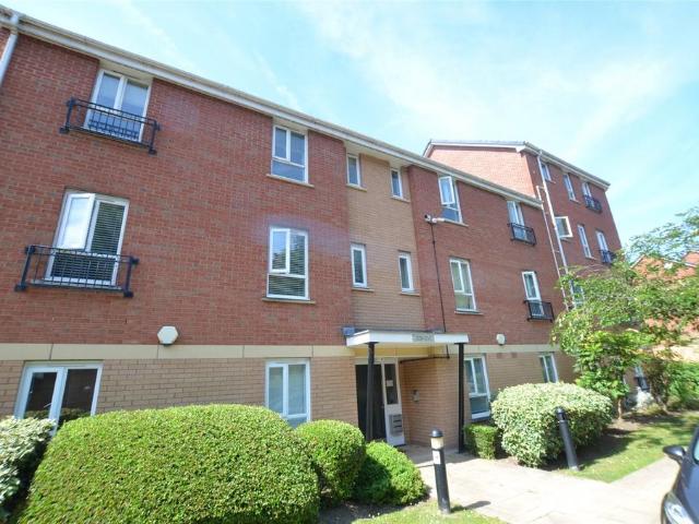 Flat for sale in Calderstones