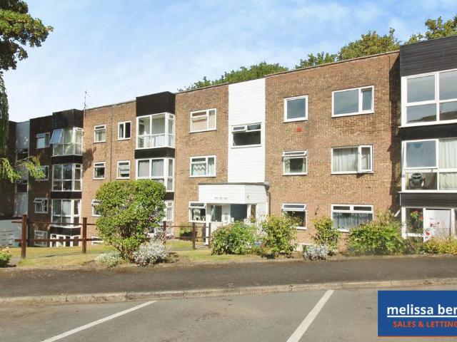 Flat for sale in Heaton Park, Bury