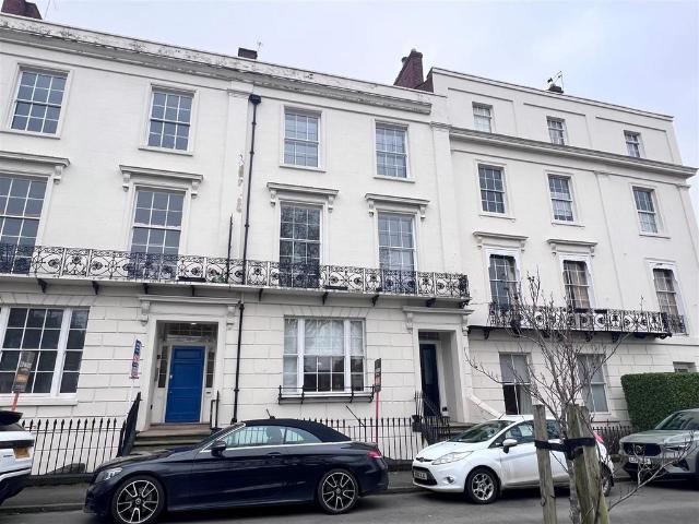 Flat for sale in Milverton, Warwick