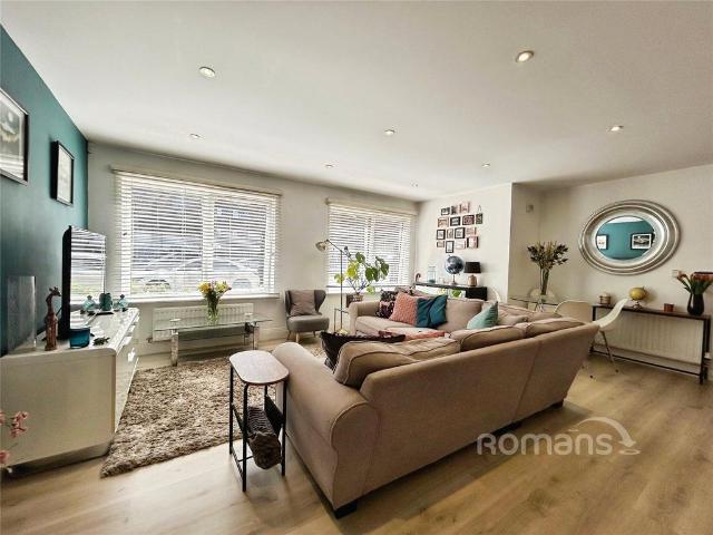 Flat for sale in Farnborough, Hampshire