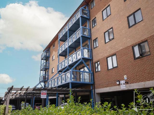 Flat for sale in Milton, Hamerton