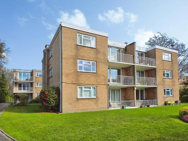 Flat for sale in Bournemouth