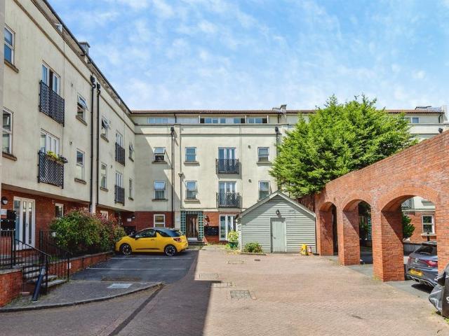 Flat for sale in St Philip's, Feckenham