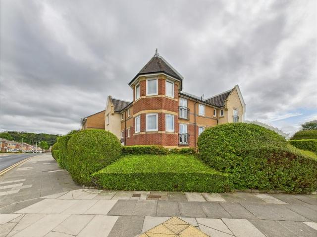 Flat for sale in Hummersknott, Darlington