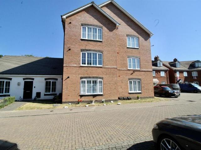Flat for sale in Gun Hill, Warwickshire