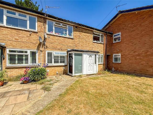 Flat for sale in Five Acres, Hertfordshire